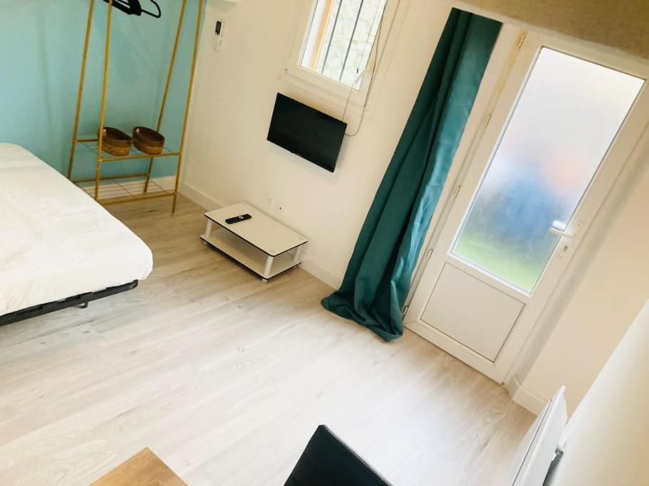Maisonnette T1 Au Calme A 1min A Pied De La Gare Sncf Apartment *