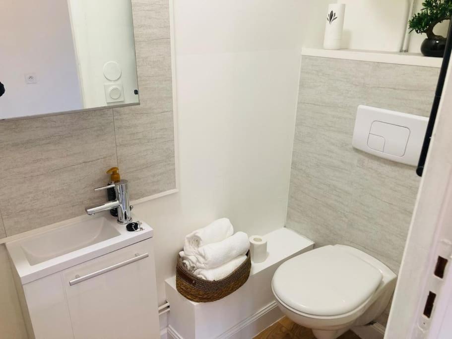 Maisonnette T1 Au Calme A 1min A Pied De La Gare Sncf Appartement Miramas